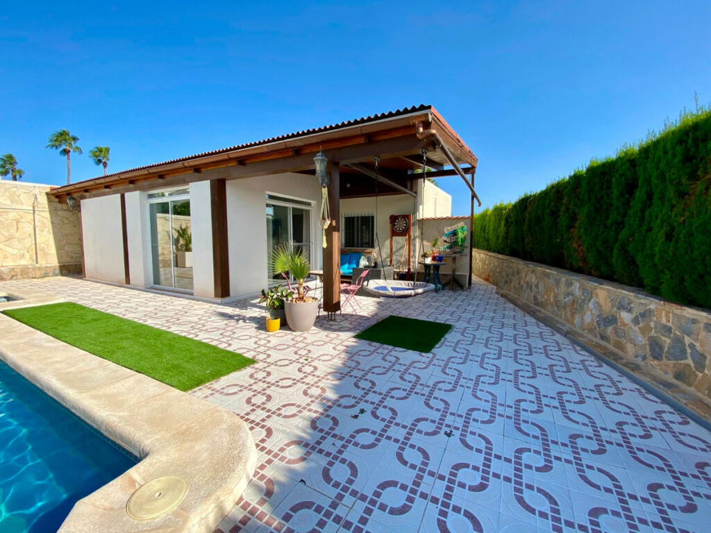Detached Villa Ciudad Quesada Alicante - image 12
