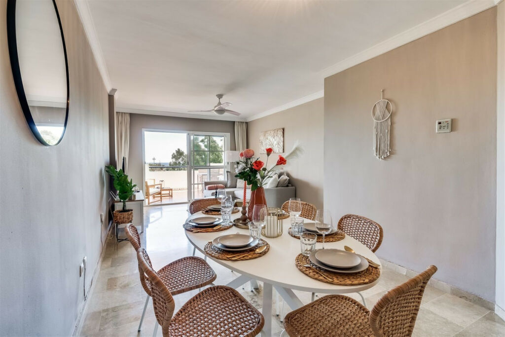 Middle Floor Apartment New Golden Mile Málaga - image 6