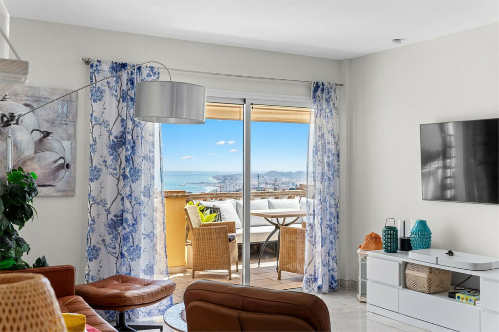 Penthouse Higueron Málaga - image 6