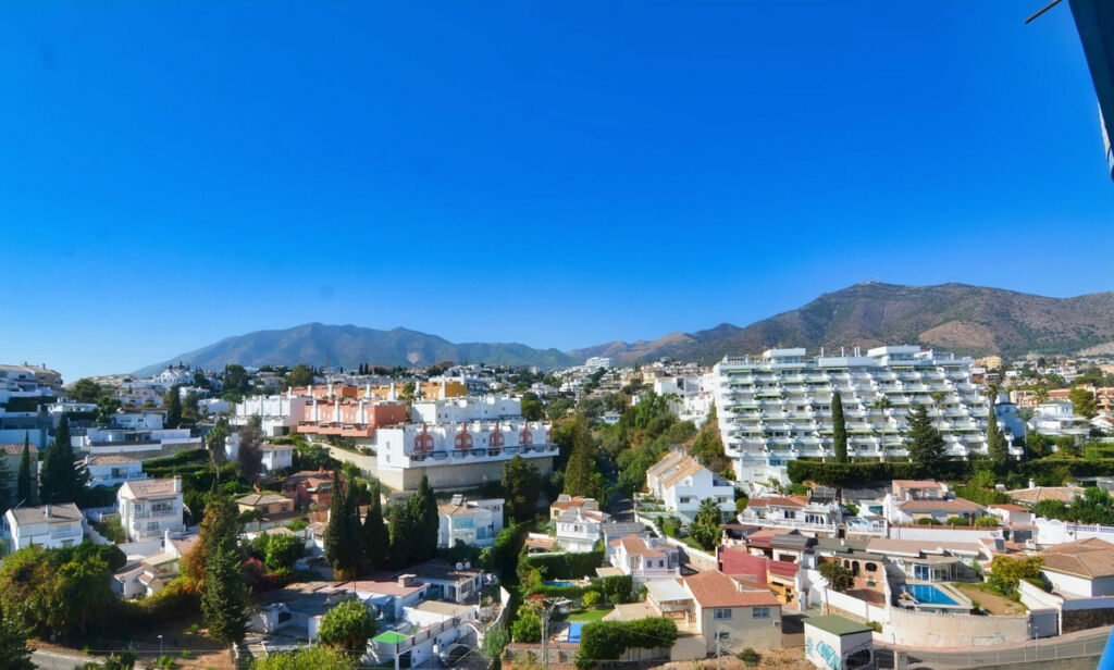 Middle Floor Apartment Torreblanca Málaga - image 6