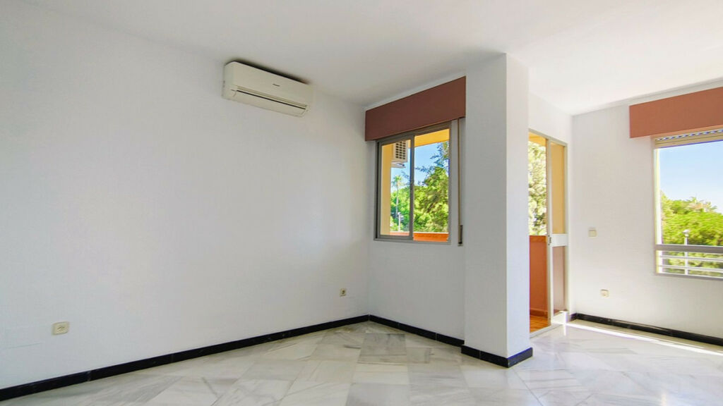 Middle Floor Apartment San Pedro de Alcántara Málaga - image 6