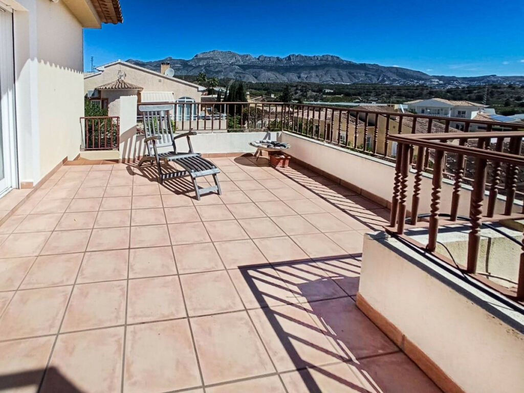 Detached Villa La Nucia Alicante - image 6