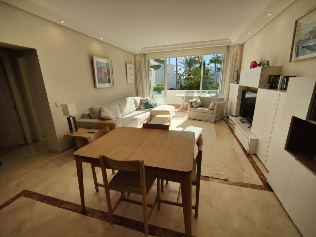 Middle Floor Apartment Puerto Banús Málaga - image 6