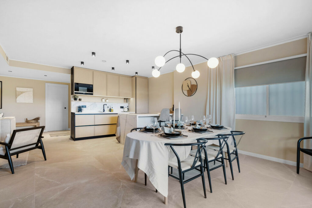 Middle Floor Apartment Nueva Andalucía Málaga - image 6