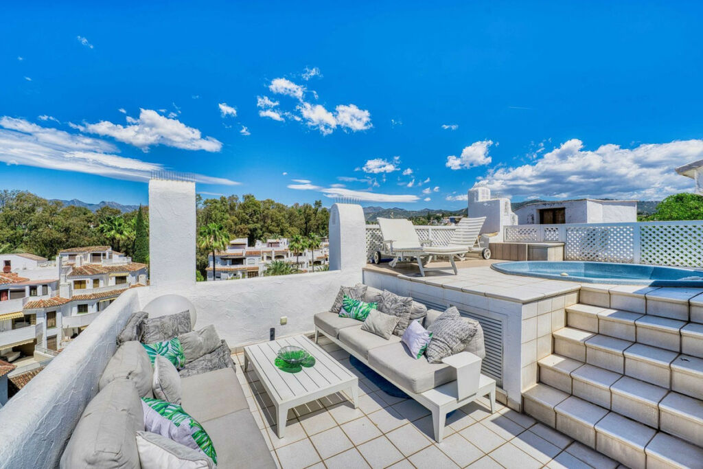 Penthouse Elviria Málaga - image 6