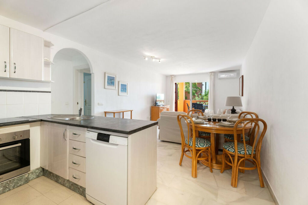 Ground Floor Apartment Marbella Málaga - image 6