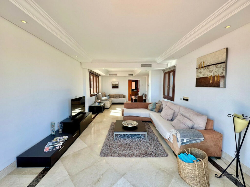 Penthouse Estepona Málaga - image 6
