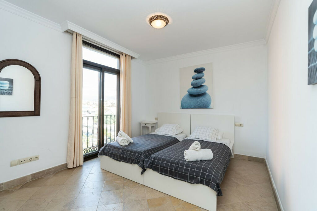 Penthouse New Golden Mile Málaga - image 6