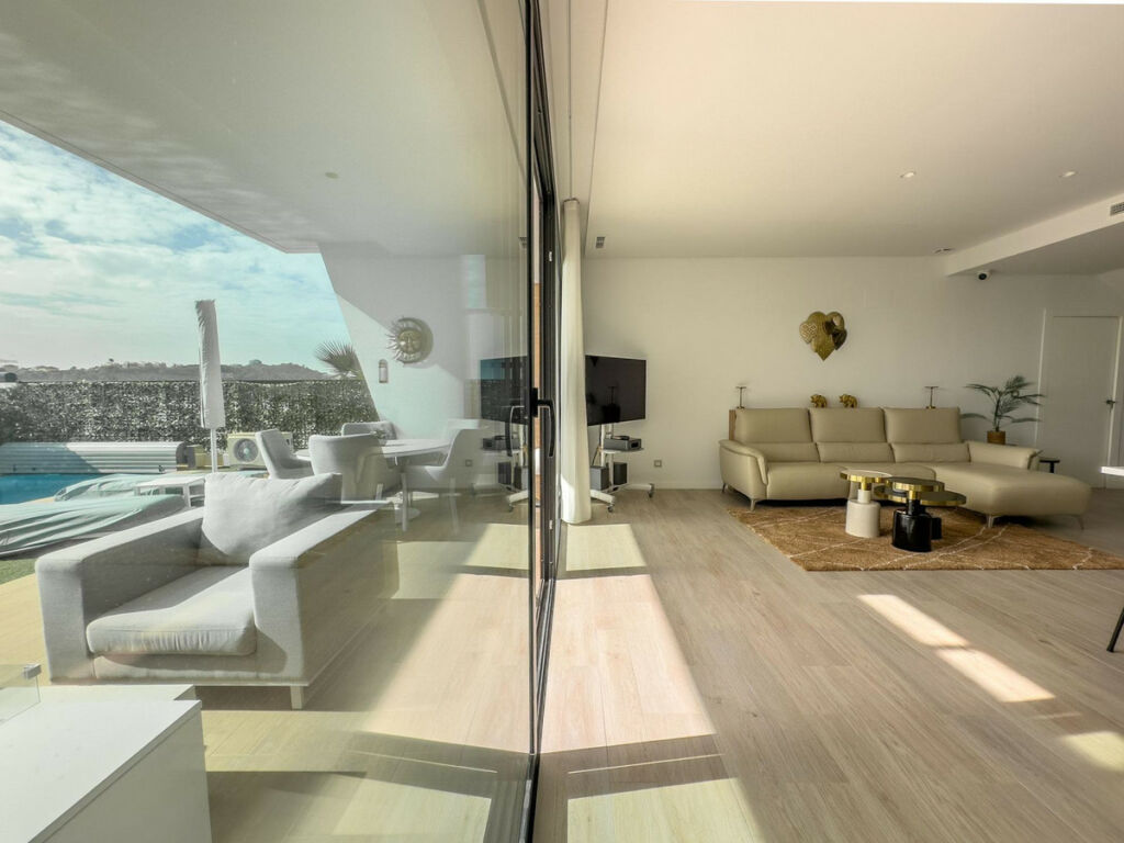 Middle Floor Apartment Calpe Alicante - image 6