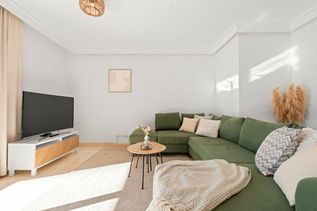 Ground Floor Apartment Estepona Málaga - image 6