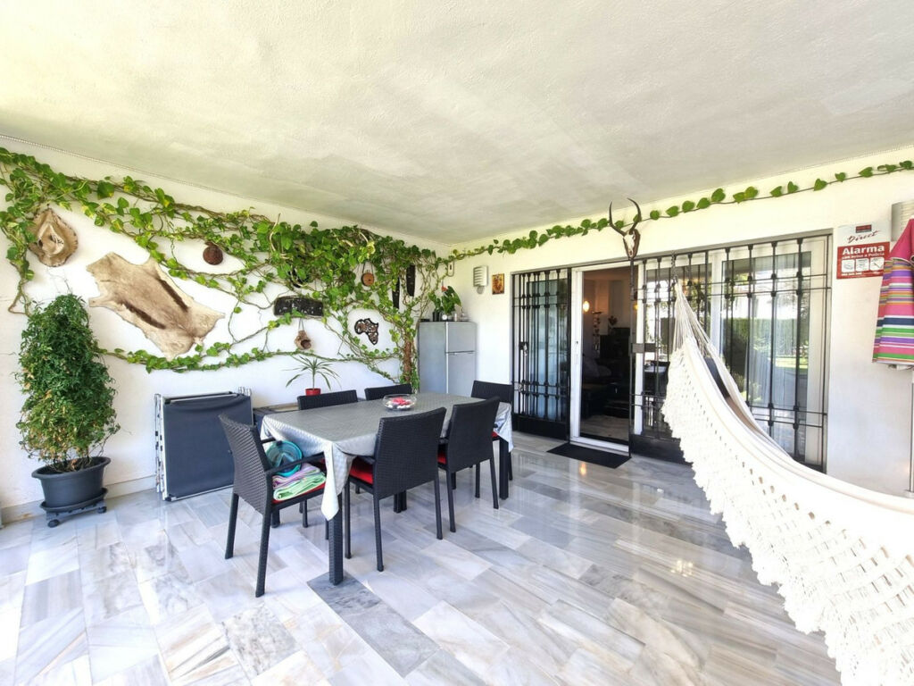 Ground Floor Apartment Calahonda Málaga - image 7