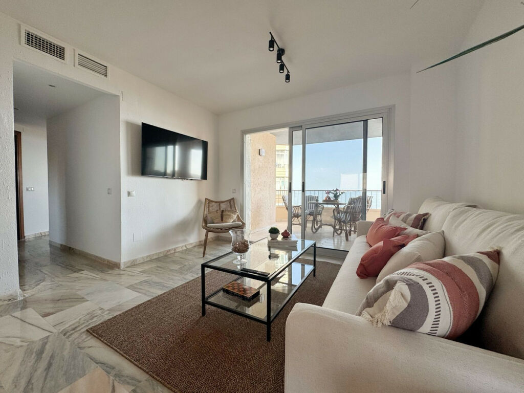 Middle Floor Apartment Fuengirola Málaga - image 6