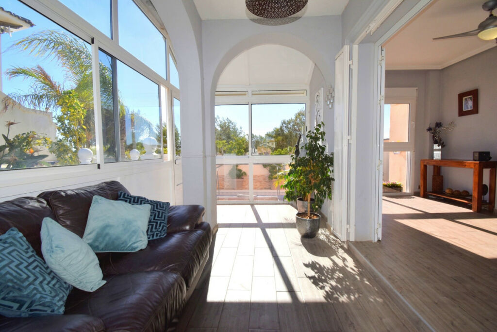 Detached Villa Playa Flamenca Alicante - image 6