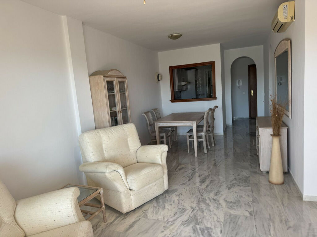 Middle Floor Apartment Calahonda Málaga - image 6