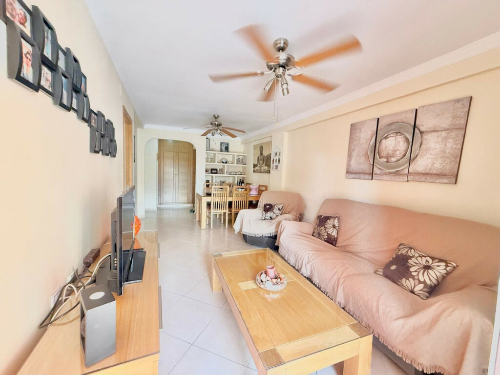 Middle Floor Apartment Fuengirola Málaga - image 6