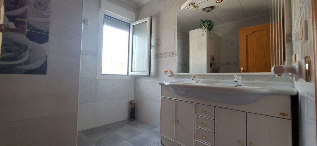 Detached Villa Elche Alicante - image 6