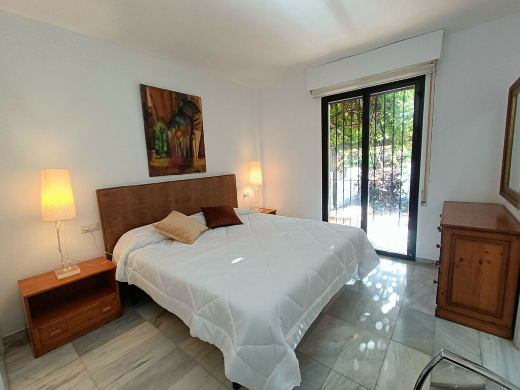 Ground Floor Apartment Puerto Banús Málaga - image 6