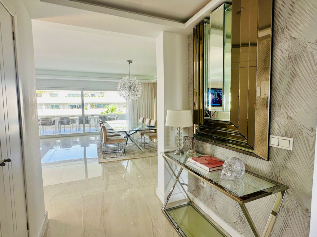 Middle Floor Apartment Puerto Banús Málaga - image 6