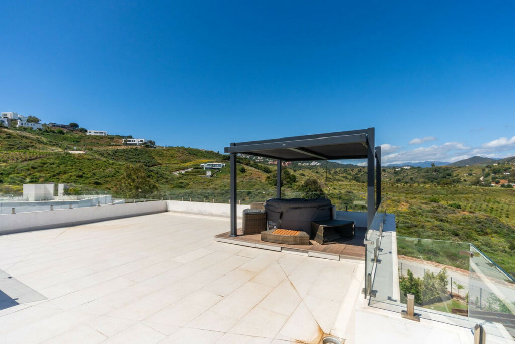Detached Villa La Cala Golf Málaga - image 8