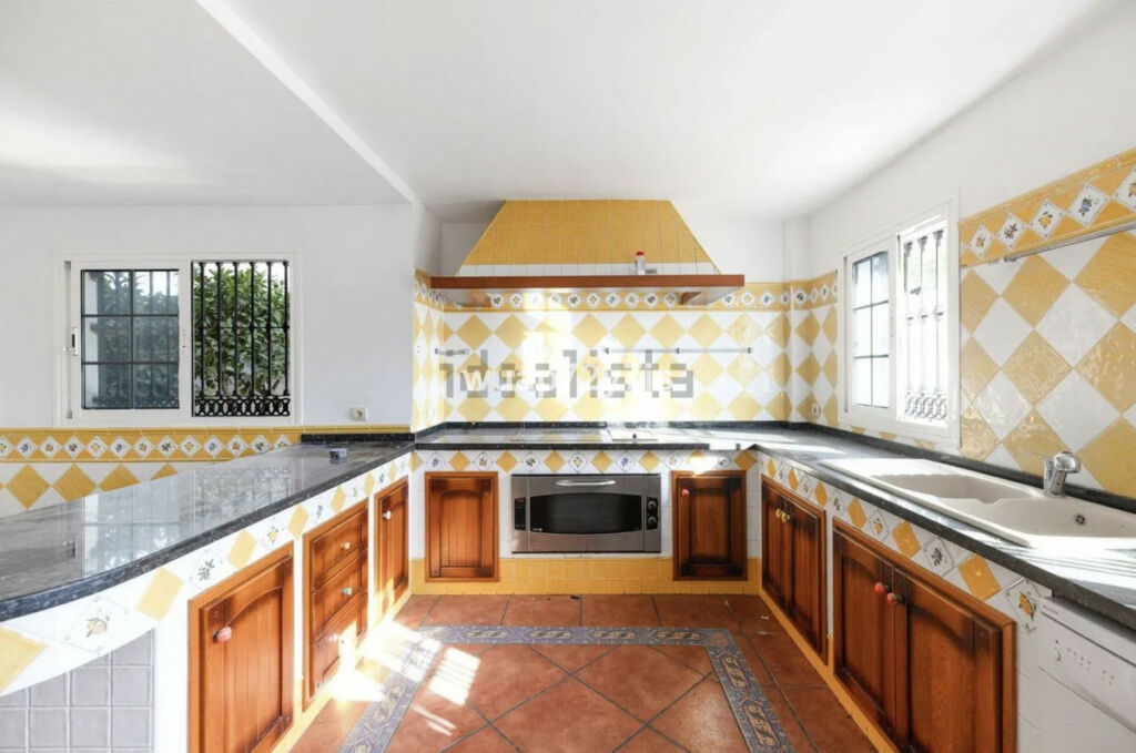 Detached Villa Benalmadena Málaga - image 6