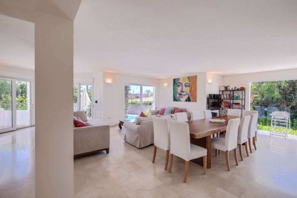 Detached Villa Marbesa Málaga - image 6