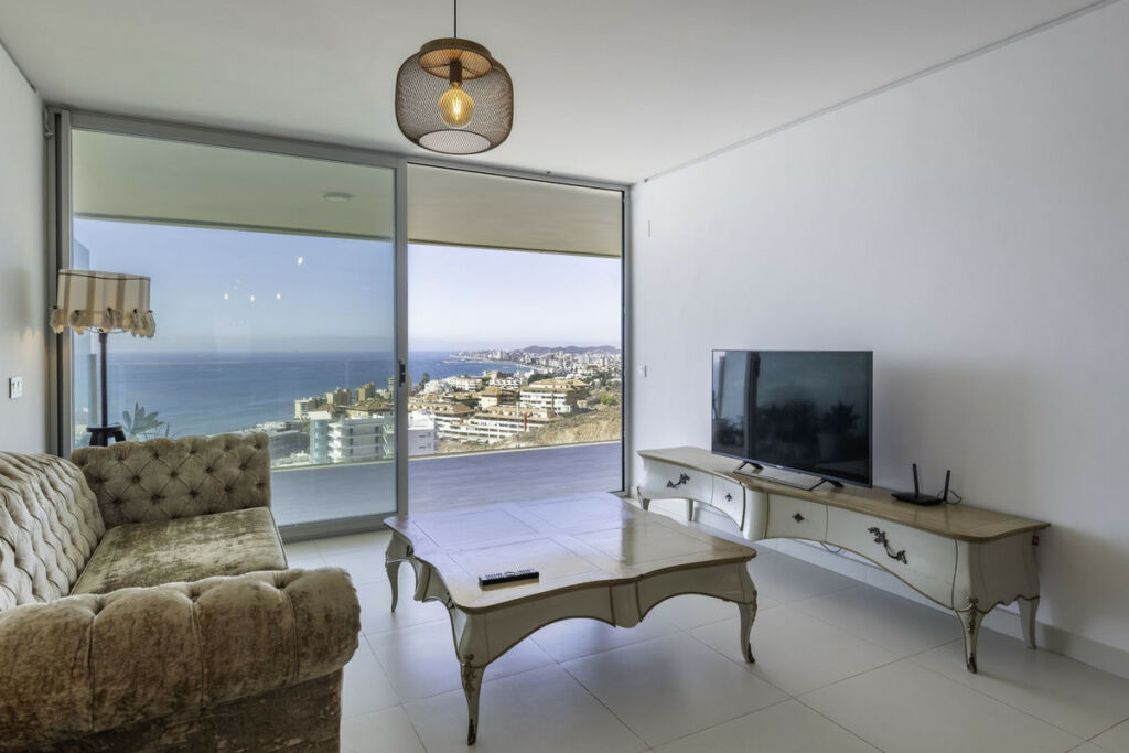 Middle Floor Apartment Higueron Málaga - image 6