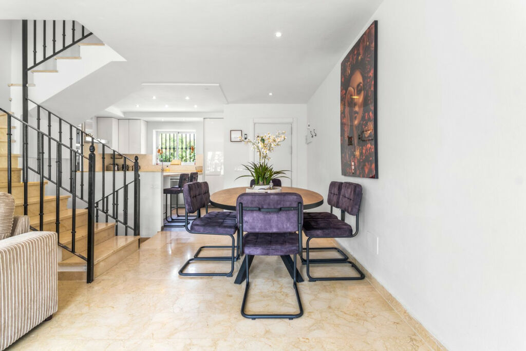 Townhouse Nueva Andalucía Málaga - image 6