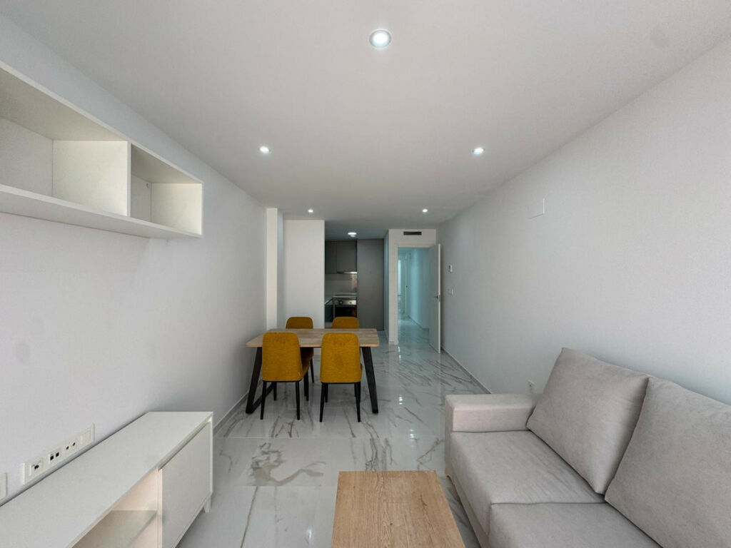 Middle Floor Apartment Torrevieja Alicante - image 6