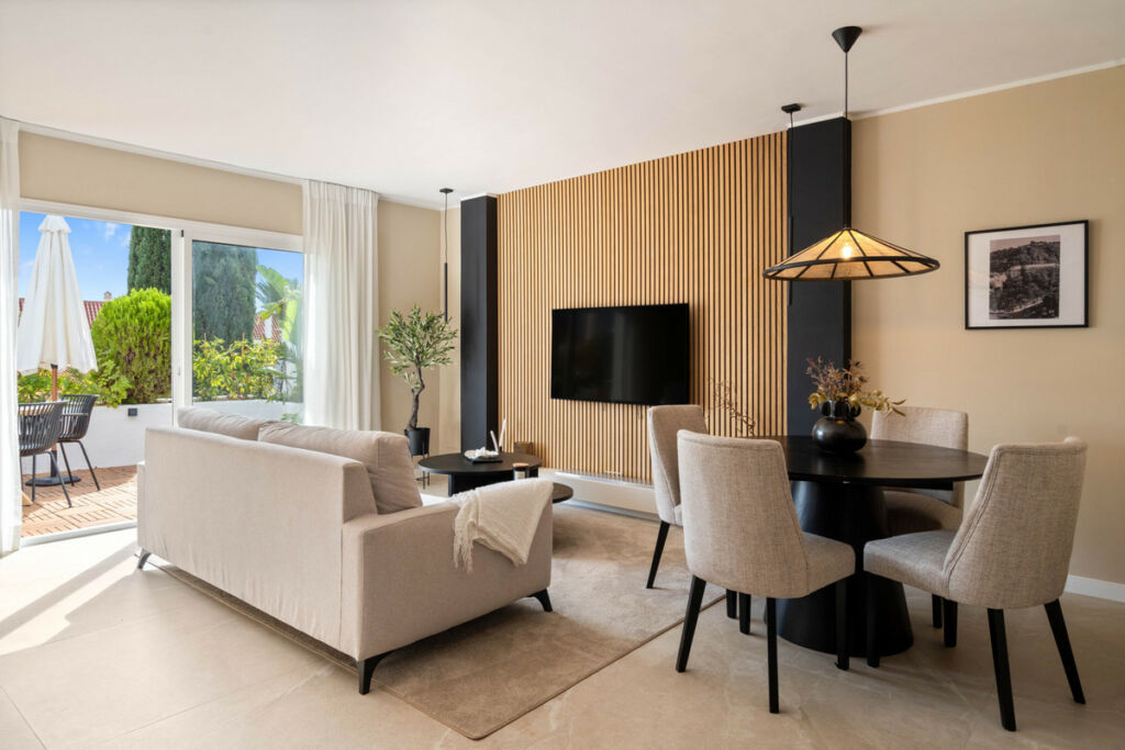 Middle Floor Apartment Nueva Andalucía Málaga - image 6