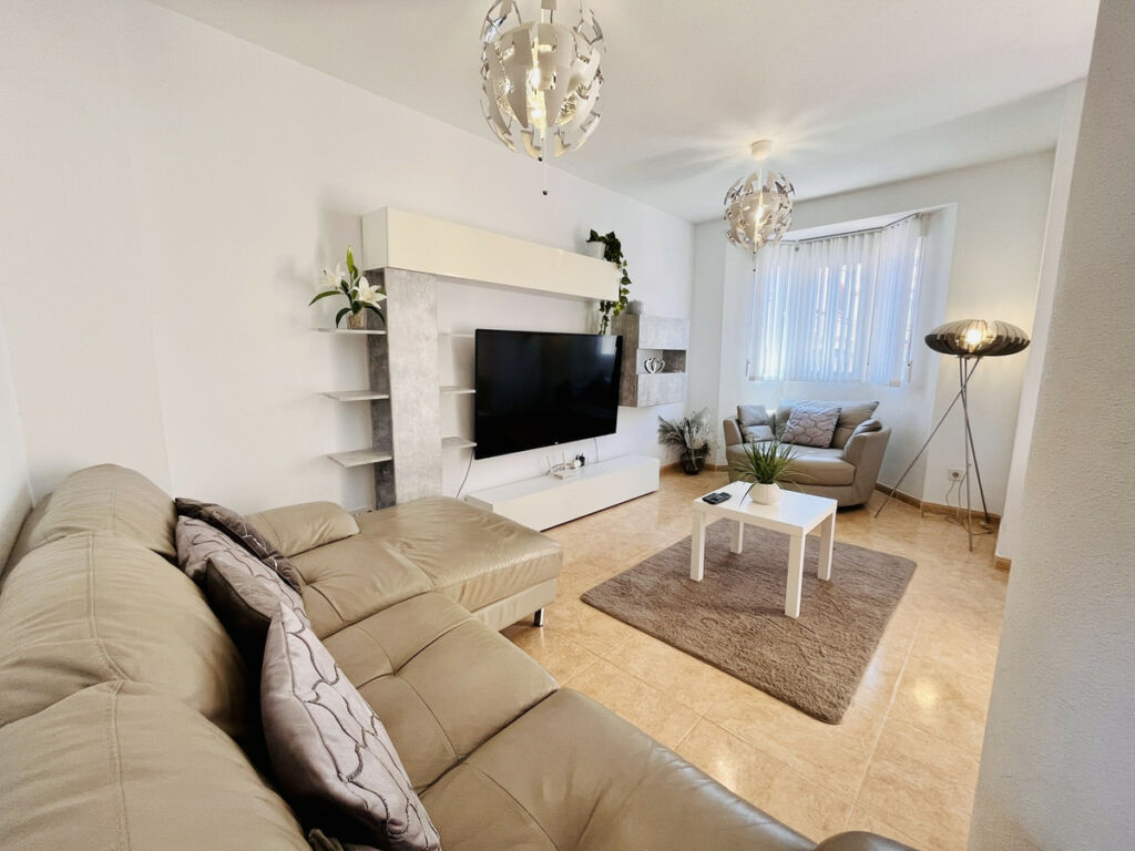 Townhouse Cabo Roig Alicante - image 6