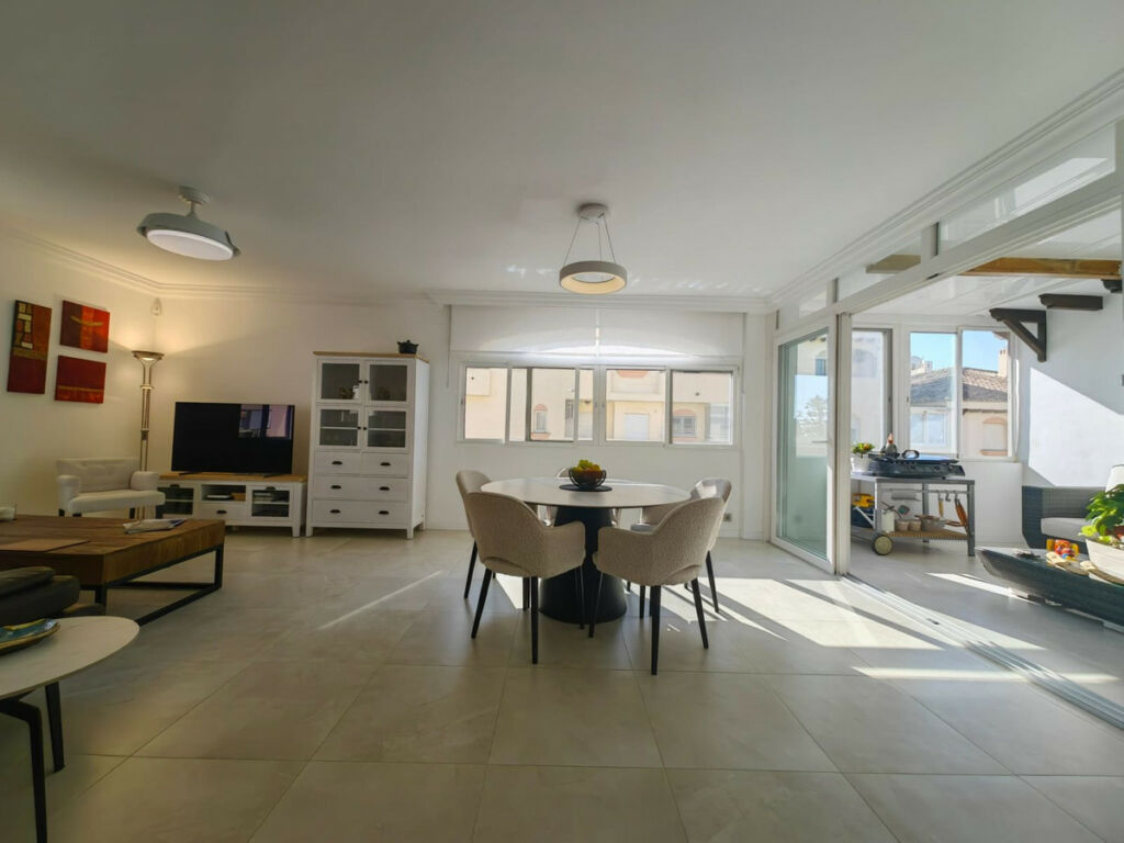 Middle Floor Apartment Estepona Málaga - image 6