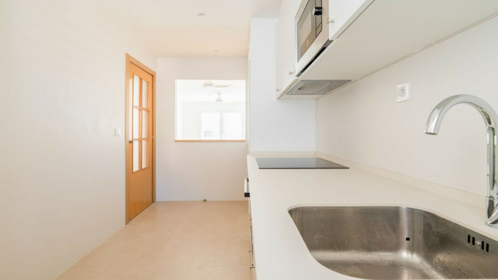 Middle Floor Apartment Fuengirola Málaga - image 6