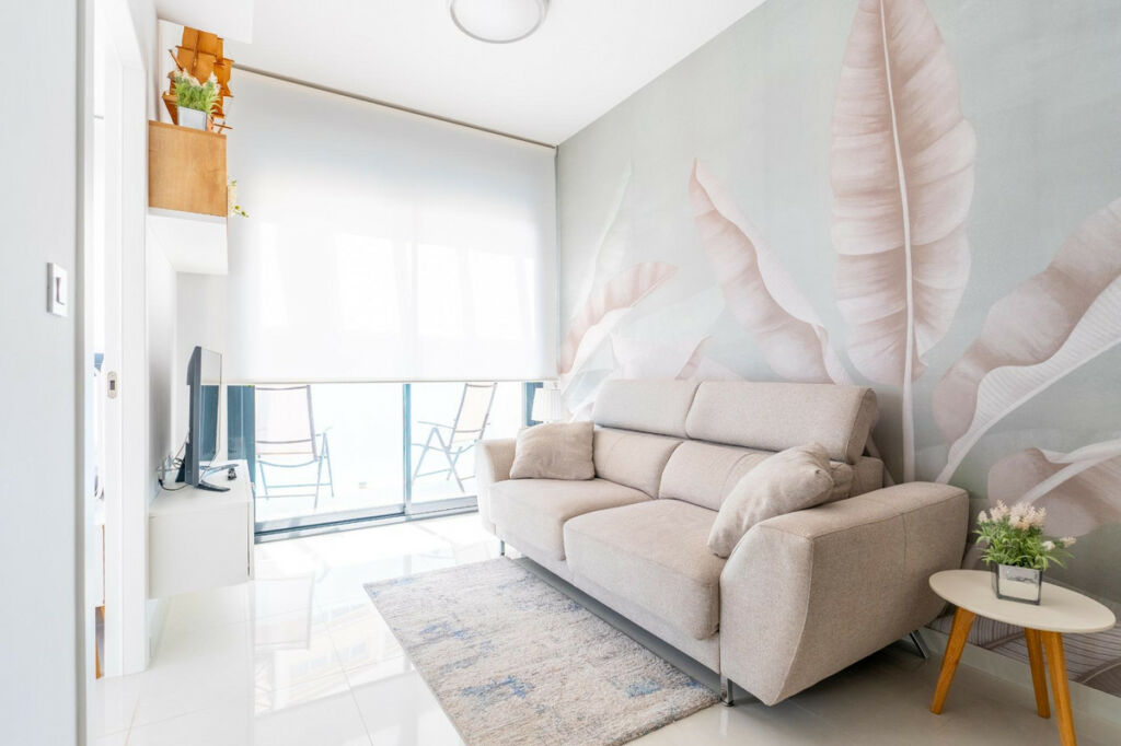 Middle Floor Apartment Torrevieja Alicante - image 6