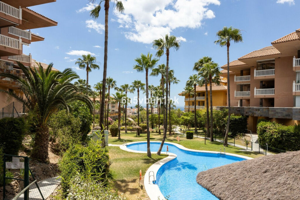 Penthouse Higueron Málaga - image 6