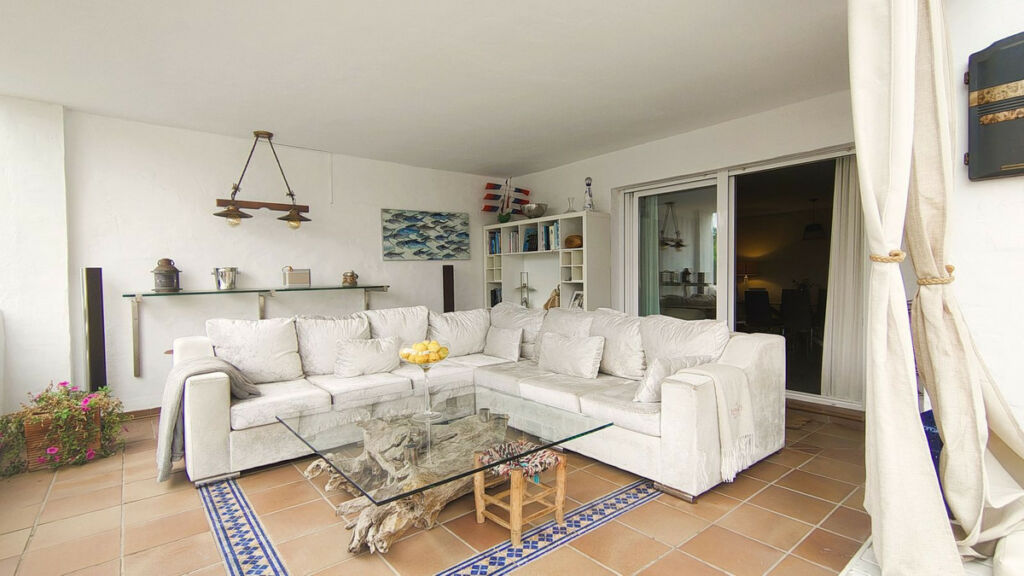 Ground Floor Apartment Selwo Málaga - image 6