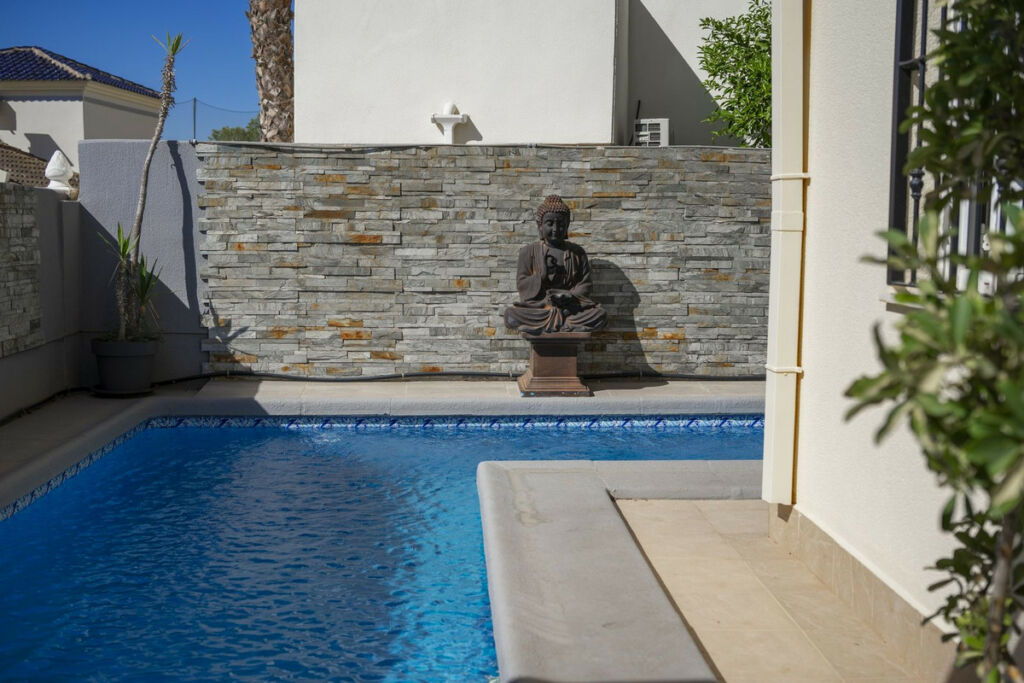 Detached Villa Las Ramblas Golf Alicante - image 6