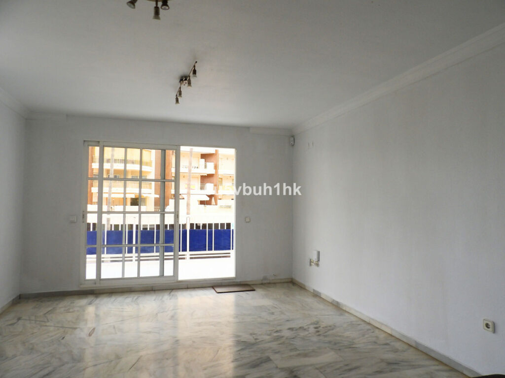 Middle Floor Apartment Fuengirola Málaga - image 6