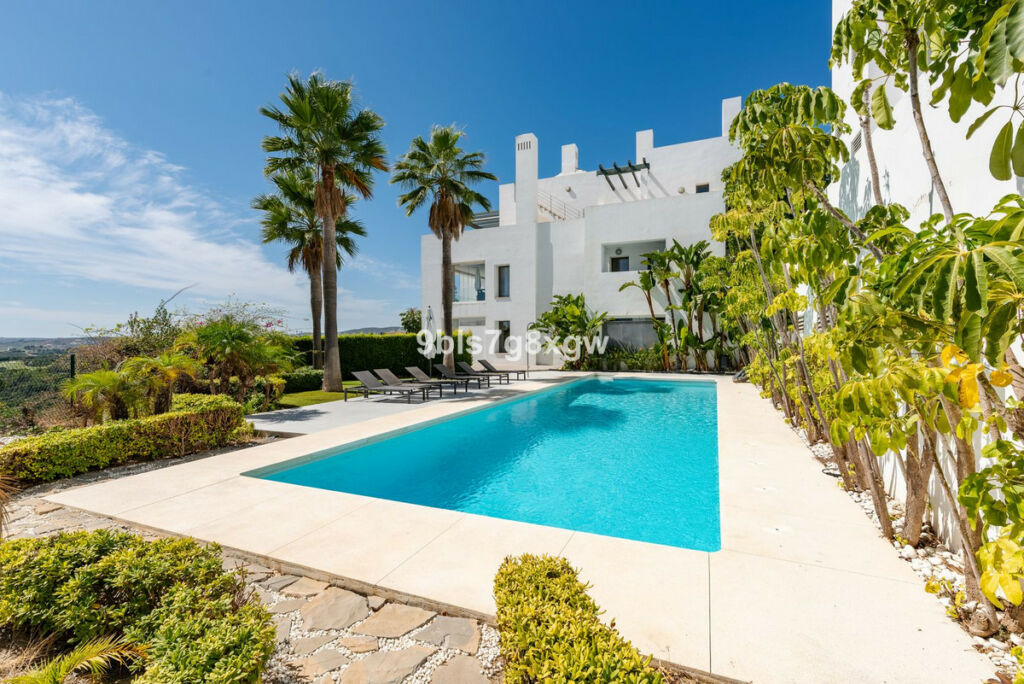 Middle Floor Apartment Casares Playa Málaga - image 6