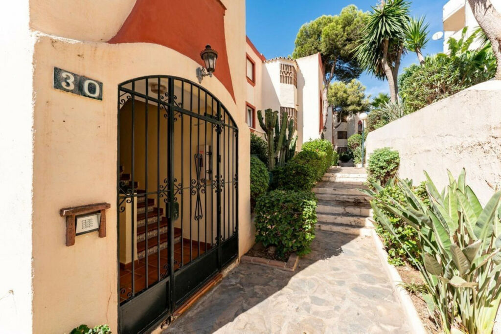 Ground Floor Apartment Riviera del Sol Málaga - image 6