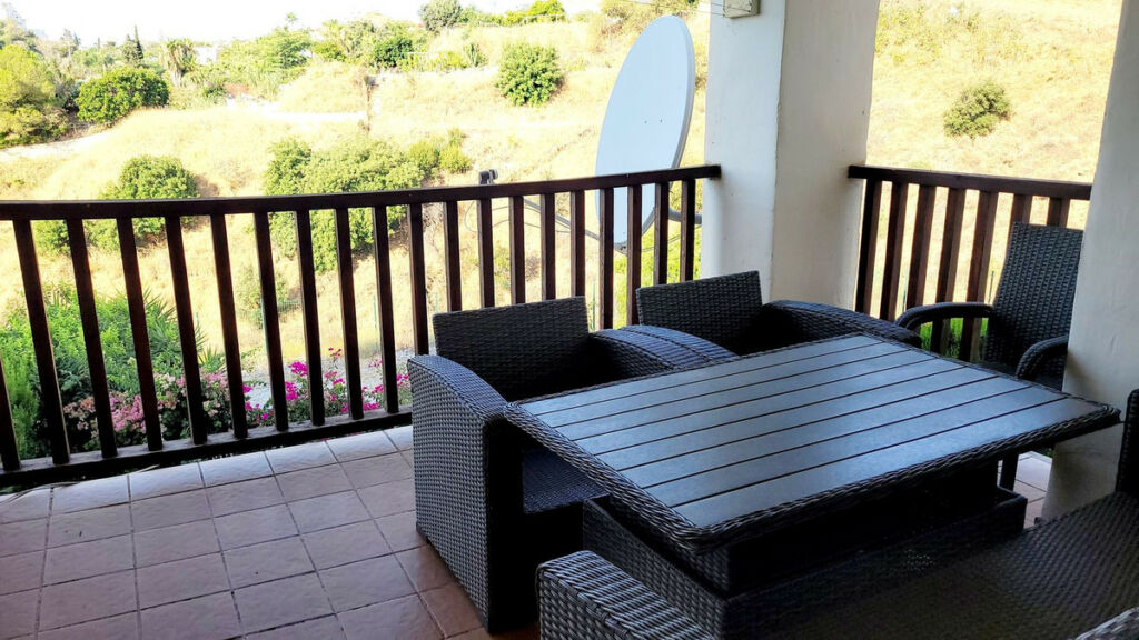 Middle Floor Apartment Benalmadena Málaga - image 6