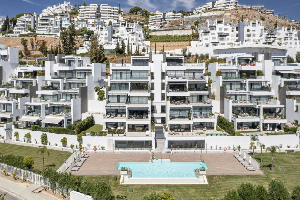 Ground Floor Apartment Benahavís Málaga - image 6