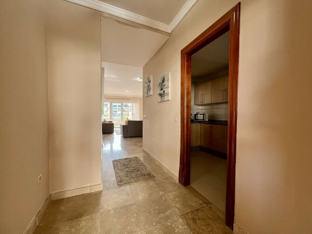 Middle Floor Apartment La Cala Hills Málaga - image 6