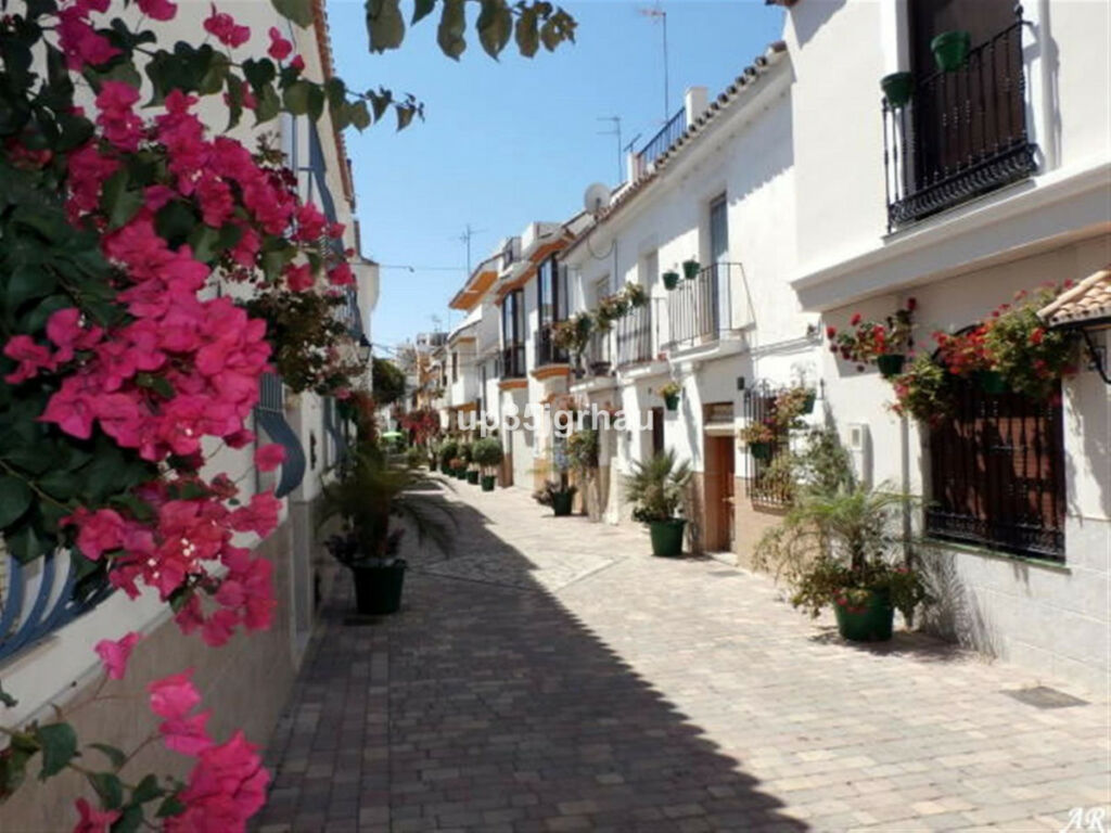 Townhouse Estepona Málaga - image 6