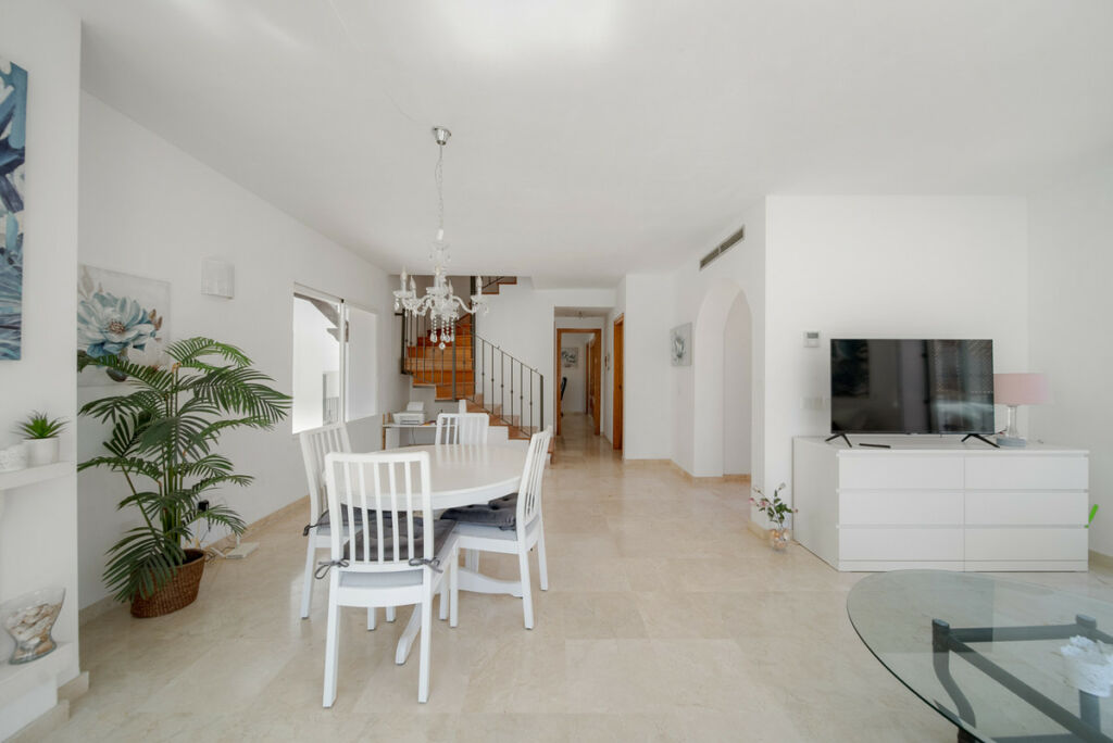 Penthouse Duplex Nueva Andalucía Málaga - image 6