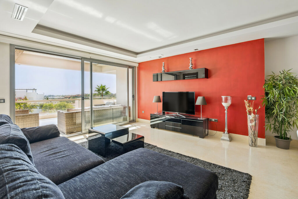 Middle Floor Apartment Benahavís Málaga - image 6