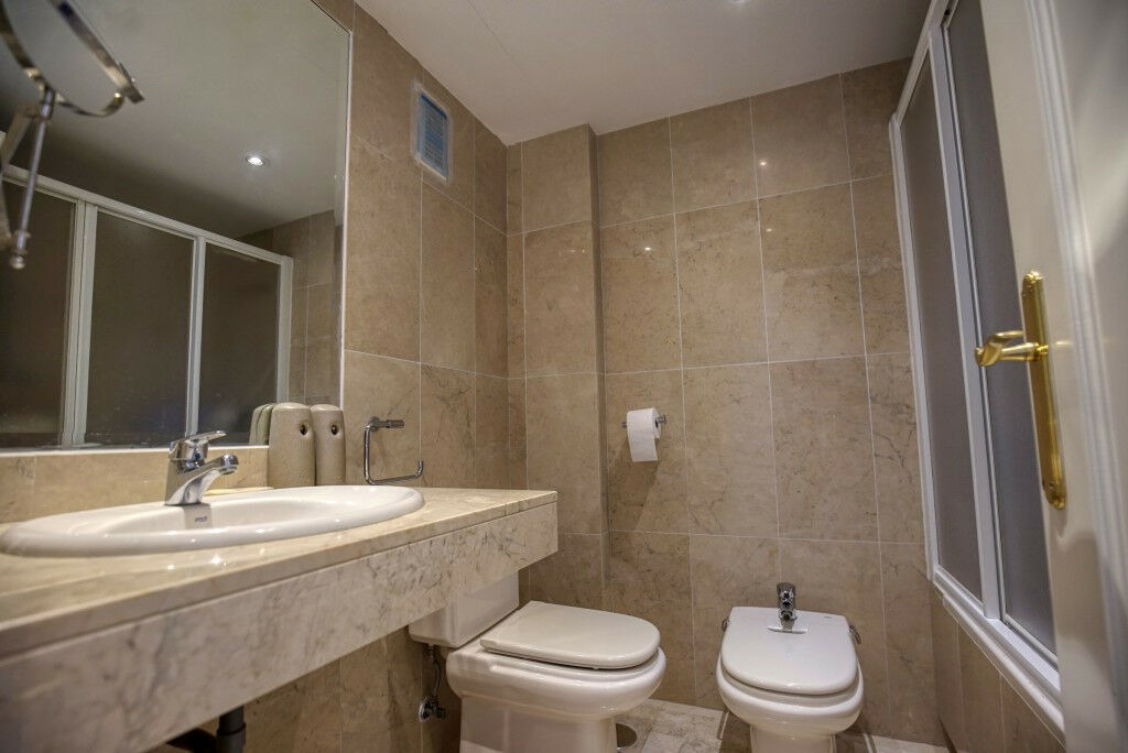 Middle Floor Apartment Nueva Andalucía Málaga - image 6
