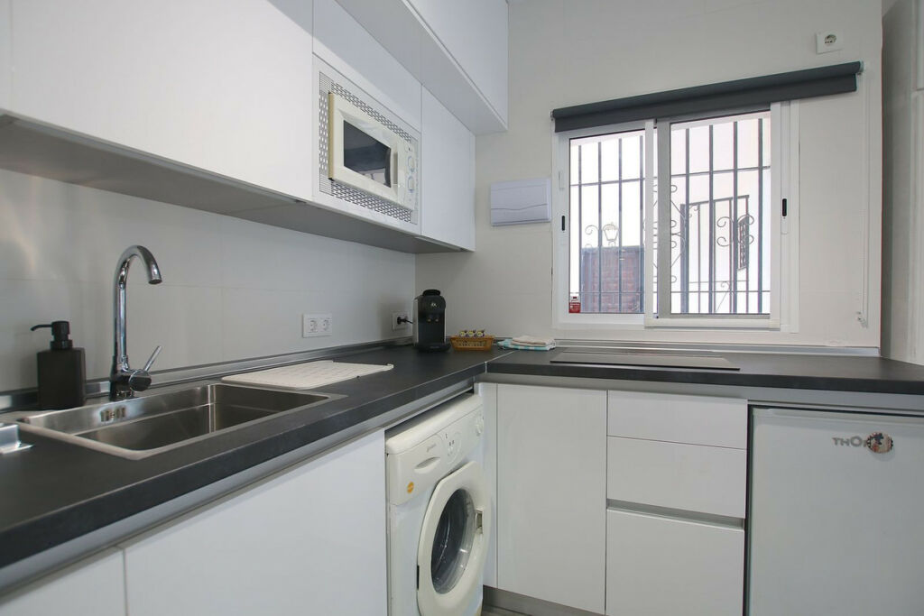 Ground Floor Studio Calahonda Málaga - image 7