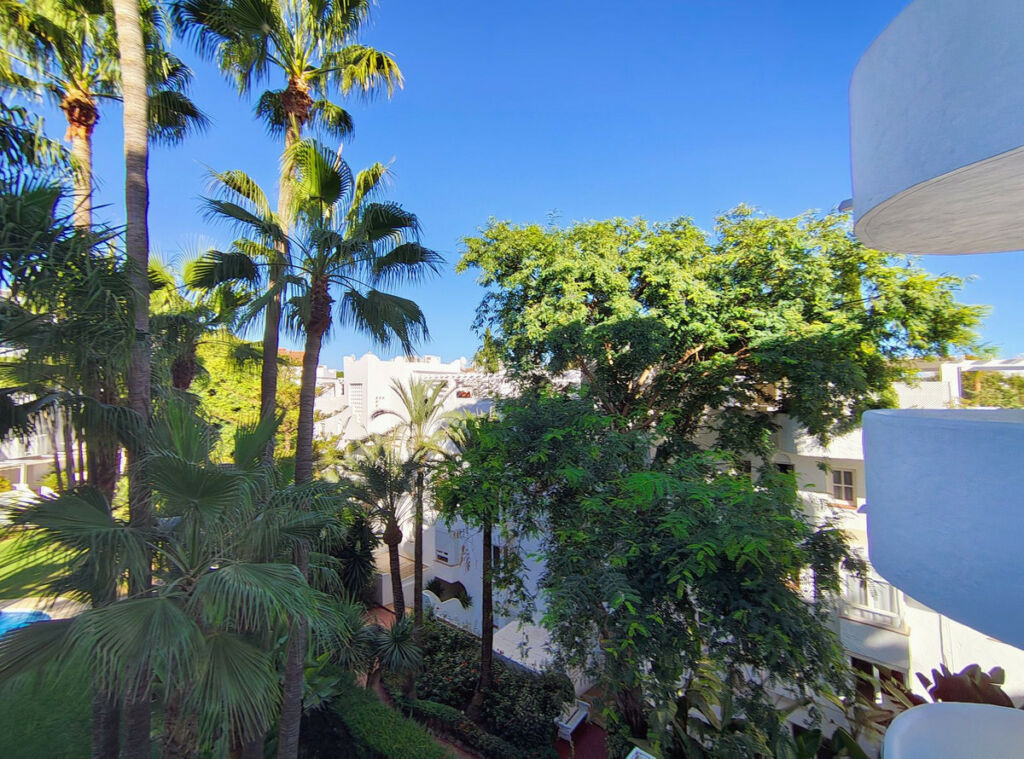 Middle Floor Apartment The Golden Mile Málaga - image 6