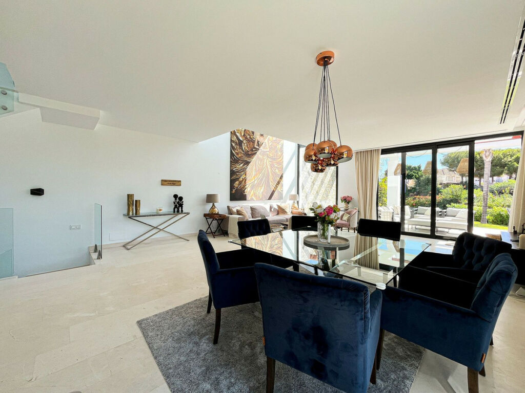 Semi-Detached House Cabopino Málaga - image 6