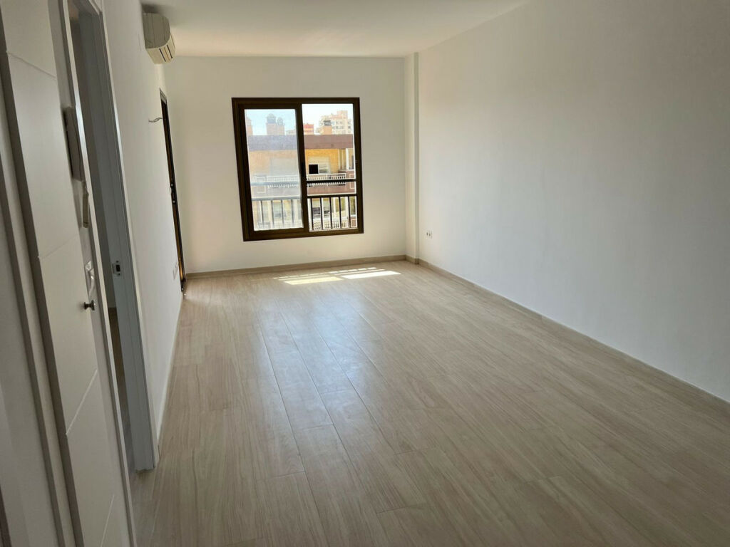 Top Floor Apartment Fuengirola Málaga - image 6